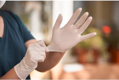 Which Medical Gloves Are Better: Nitrile Or Latex?